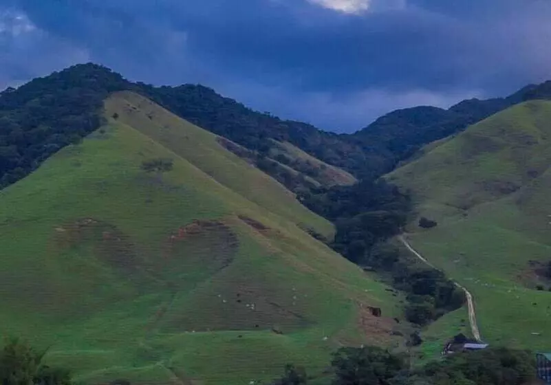 ペンション Pousada Vale Do Luar