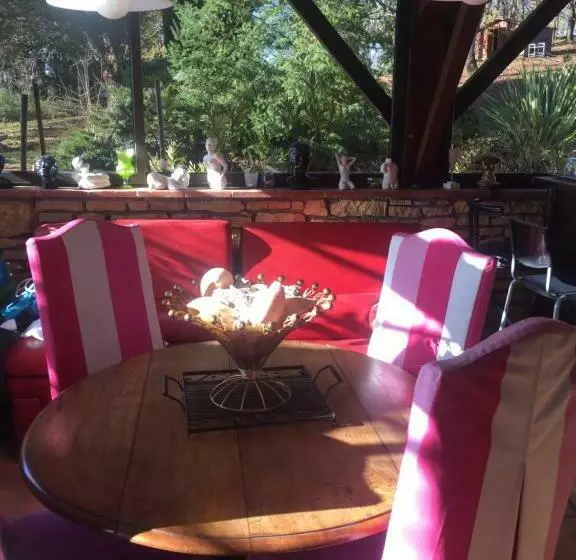 Aamiaismajoitus (B&B) Annie Chambres Hôtes