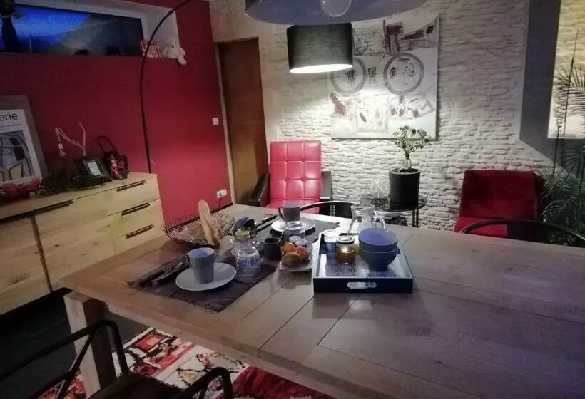 Aamiaismajoitus (B&B) La Chambre ô Z Amis