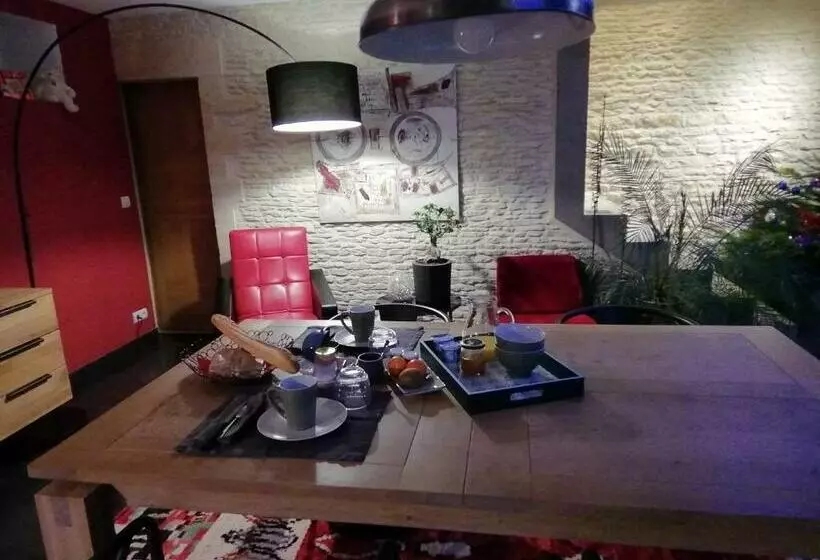 Aamiaismajoitus (B&B) La Chambre ô Z Amis