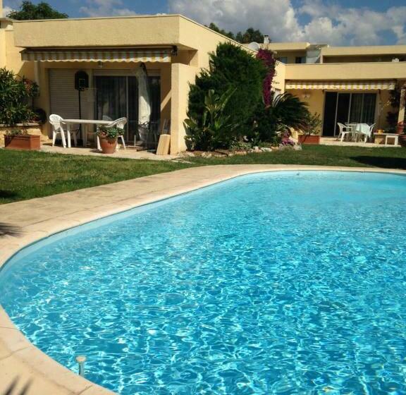 住宿加早餐  Villa C3 Arthur Rimbaub Chambre D’hôte Piscine Proche Mer Plage 600m