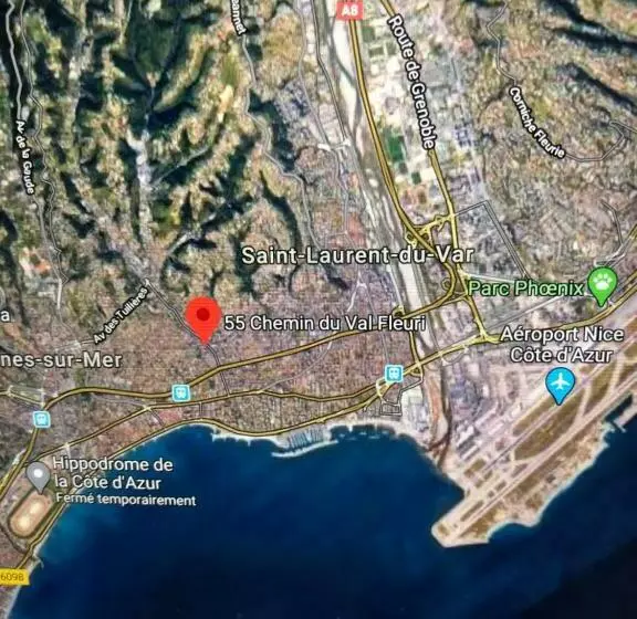 Aamiaismajoitus (B&B) Villa C3 Arthur Rimbaub Chambre D’hôte Piscine Proche Mer Plage 600m