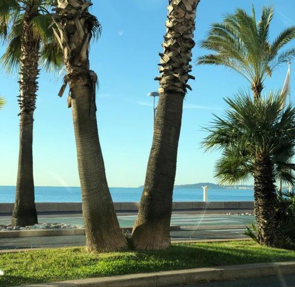 住宿加早餐  Villa C3 Arthur Rimbaub Chambre D’hôte Piscine Proche Mer Plage 600m