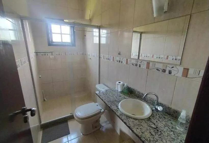 Hostel Ares Do Mundo