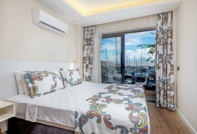 בית מלון כפרי Ece Marina Suites