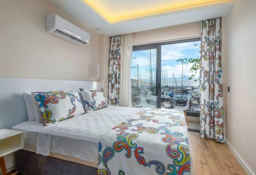 בית מלון כפרי Ece Marina Suites