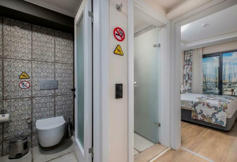 בית מלון כפרי Ece Marina Suites