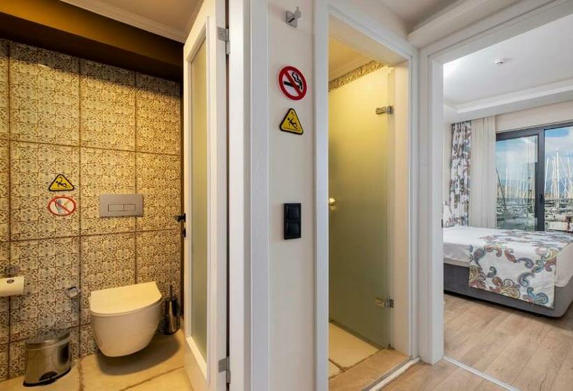 בית מלון כפרי Ece Marina Suites