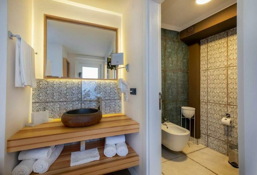 בית מלון כפרי Ece Marina Suites