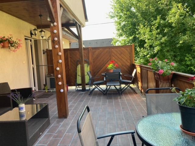 פנסיון Barátkozó Vendégház