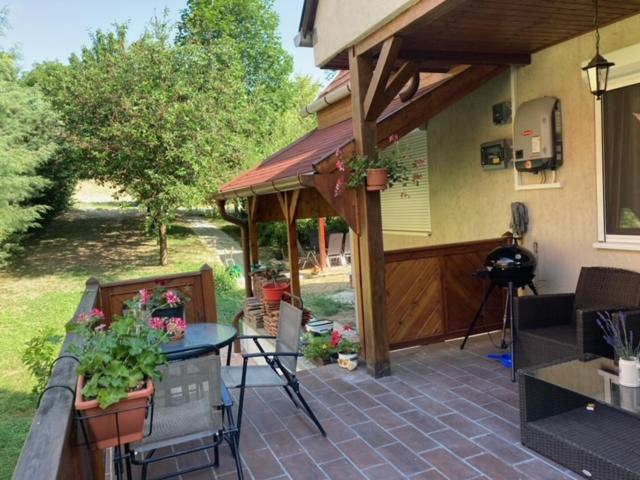 פנסיון Barátkozó Vendégház