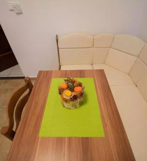 ペンション Barátkozó Vendégház