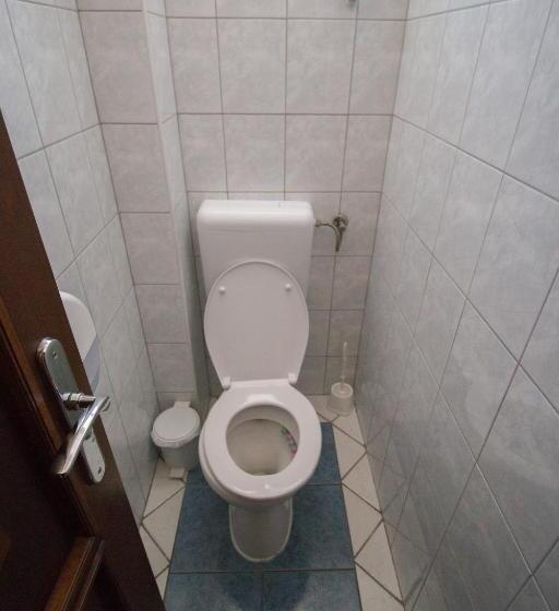 פנסיון Barátkozó Vendégház