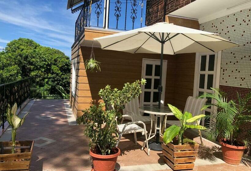 پانسیون Cozy House