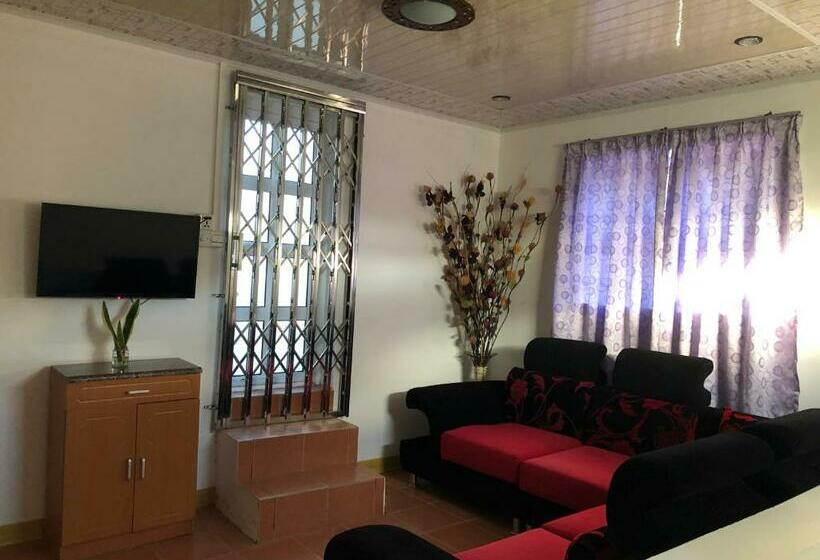 پانسیون Cozy House