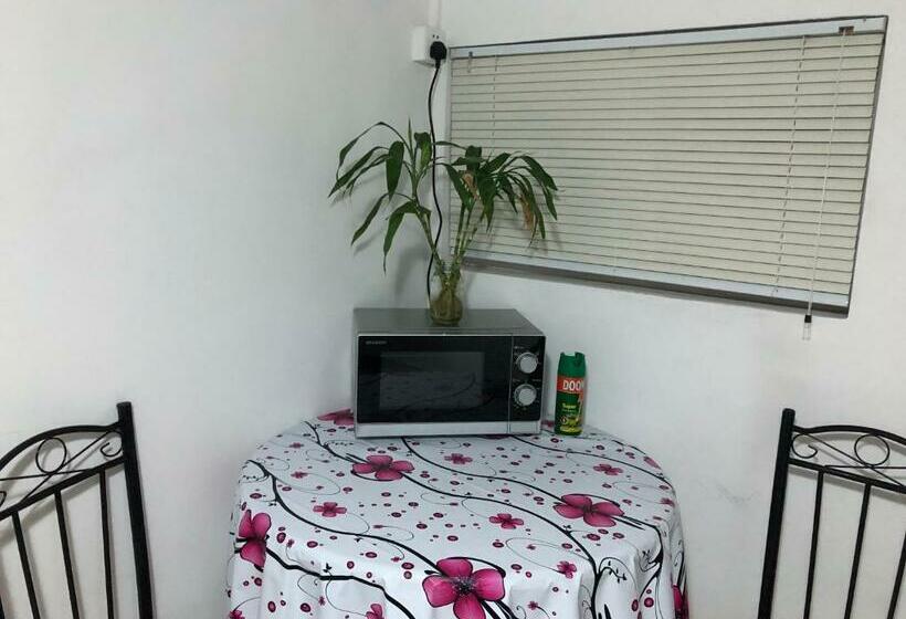 پانسیون Cozy House