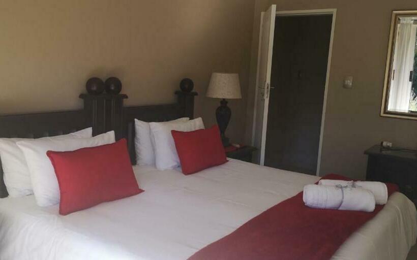 פנסיון Crownhill Guesthouse