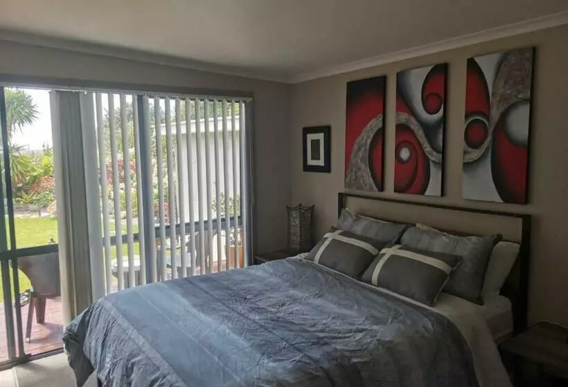 Majatalo Sunrise Suite