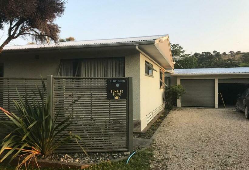 펜션 Sunrise Suite