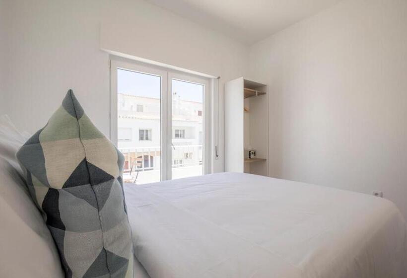 تختخواب و صبحانه Alto Mar Inn