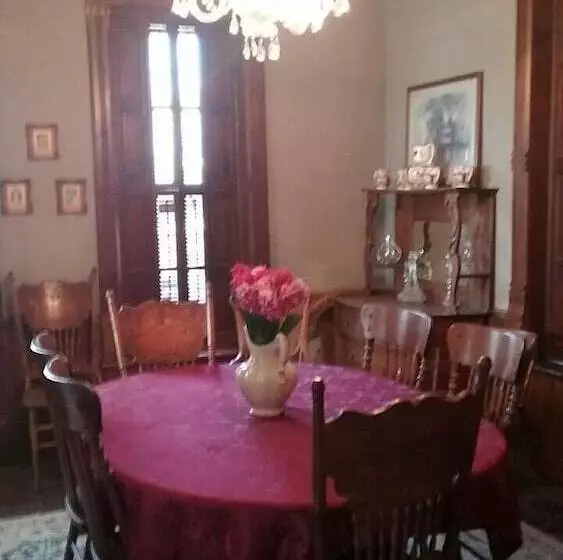 Aamiaismajoitus (B&B) Smithville Historical Museum And Inn