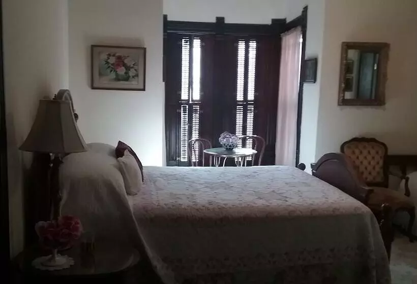 Aamiaismajoitus (B&B) Smithville Historical Museum And Inn