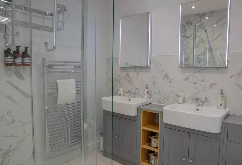 Majatalo Bridgeside Rooms