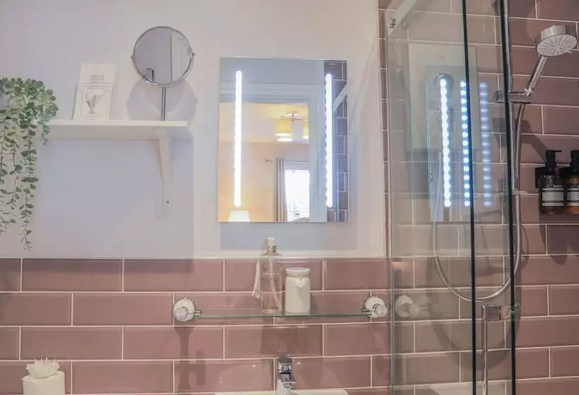 Majatalo Bridgeside Rooms