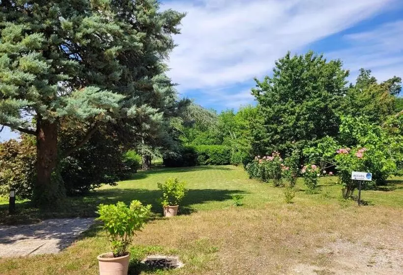 ペンション Chambres D´hôtes Le Cèdre Bleu