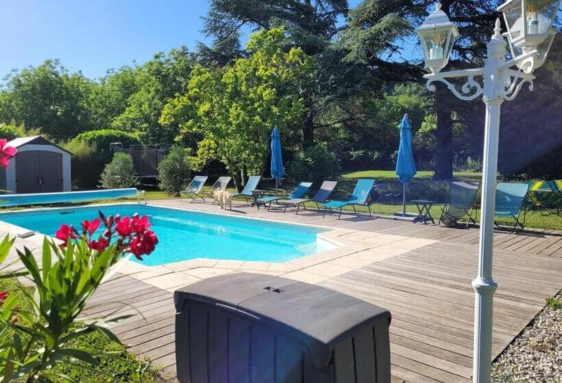 Пансион Chambres D´hôtes Le Cèdre Bleu