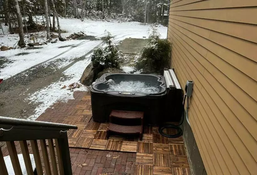 پانسیون Modern House Family Retreat