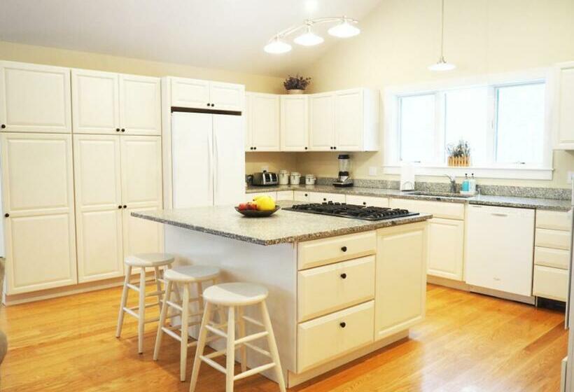 بنسيون Modern House Family Retreat