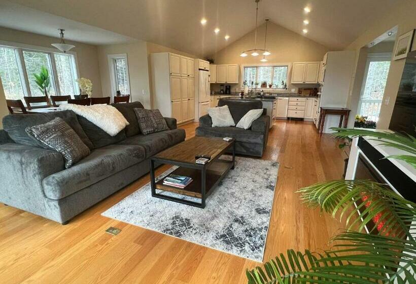 بنسيون Modern House Family Retreat