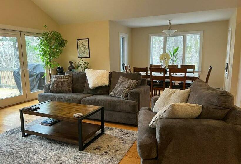 بنسيون Modern House Family Retreat