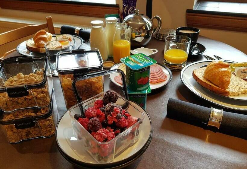 Пансион The Smiddy Suite