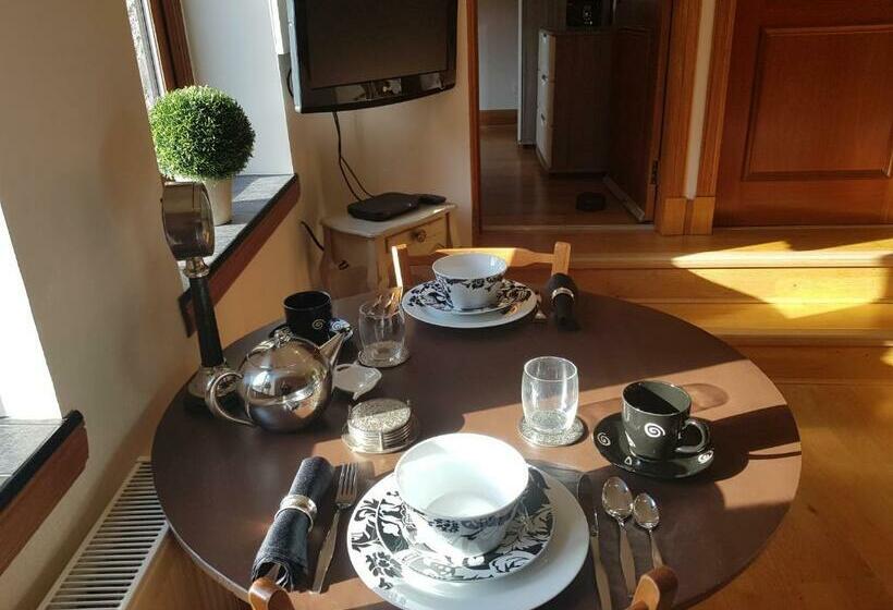 Пансион The Smiddy Suite