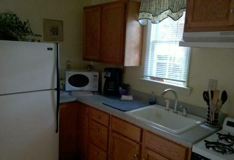 پانسیون Thomas Webster House