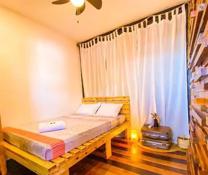 هاستل Michel Inn Coron