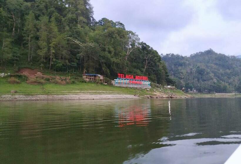 فندق صغير Ngebel Indah