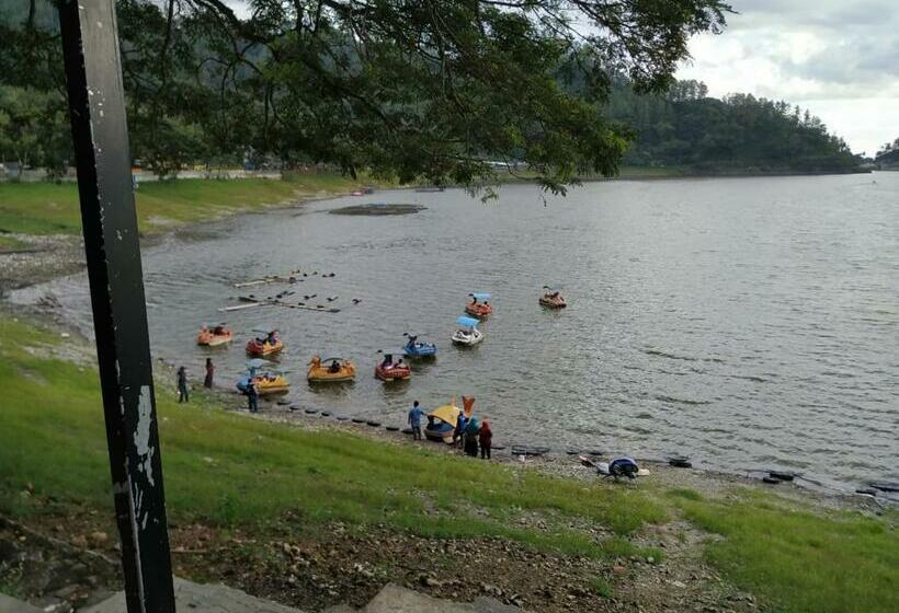 فندق صغير Ngebel Indah