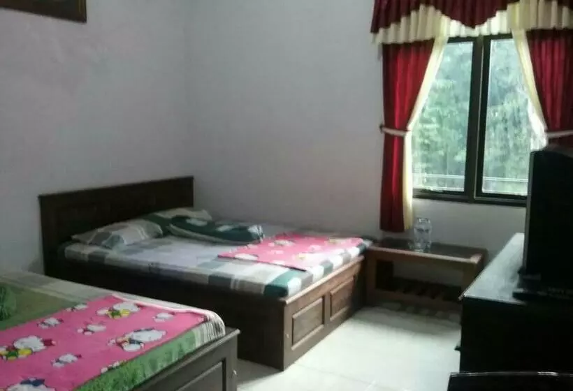 هاستل Ngebel Indah