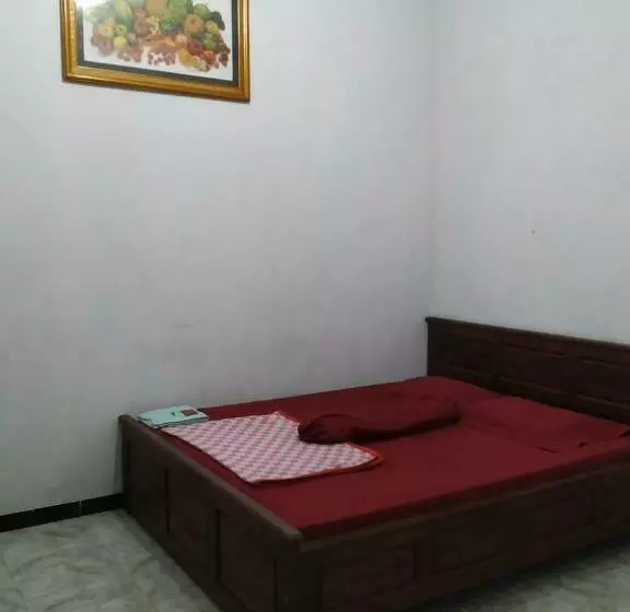 هاستل Ngebel Indah