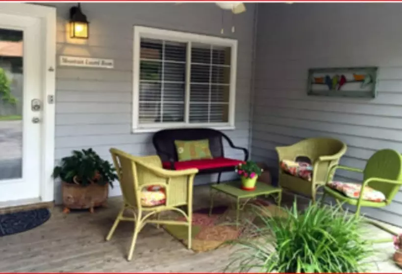 Aamiaismajoitus (B&B) Comal Inn