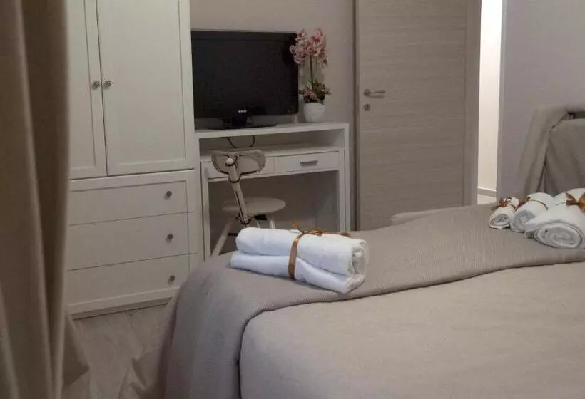 تختخواب و صبحانه L  Albero Di Giada