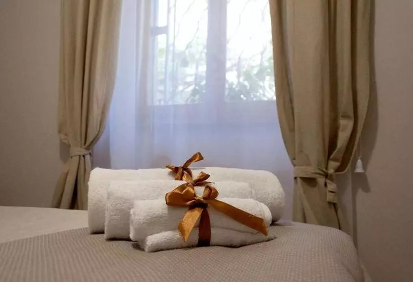 تختخواب و صبحانه L  Albero Di Giada