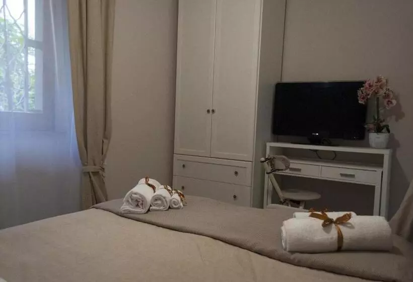 تختخواب و صبحانه L  Albero Di Giada