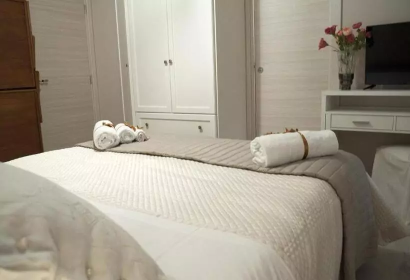 تختخواب و صبحانه L  Albero Di Giada