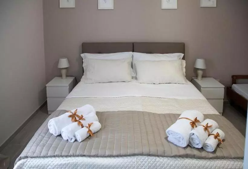 تختخواب و صبحانه L  Albero Di Giada