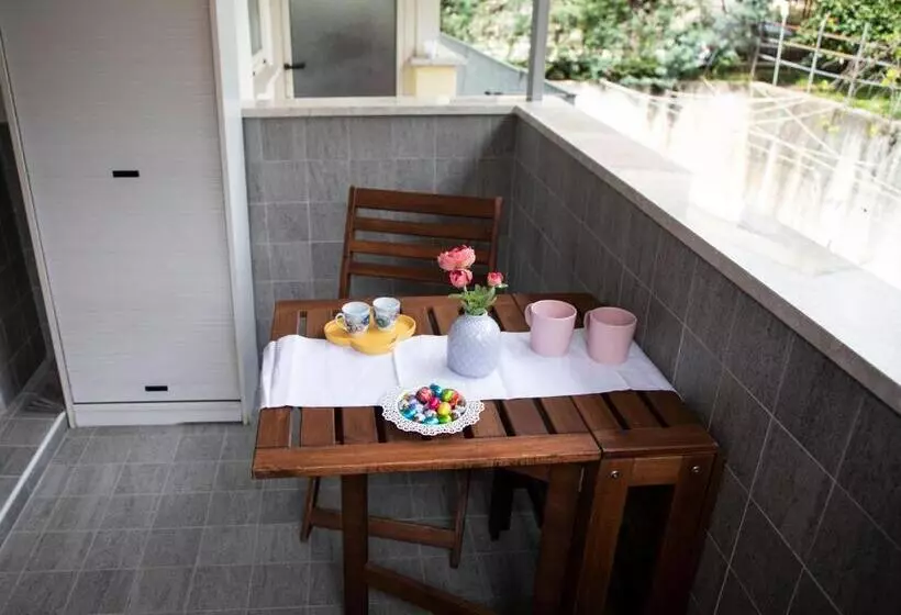 تختخواب و صبحانه L  Albero Di Giada