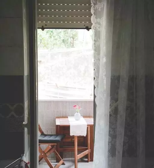 تختخواب و صبحانه L  Albero Di Giada